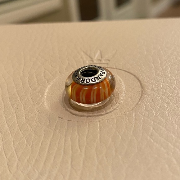 Pandora Autumn Trio of charms: pumpkin 🎃, scarecrow 👨‍🌾, and candy corn! - Picture 10 of 14